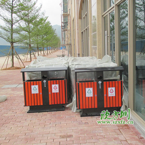 廣州清遠地產物業公司，增添欣方圳鋼木垃圾桶